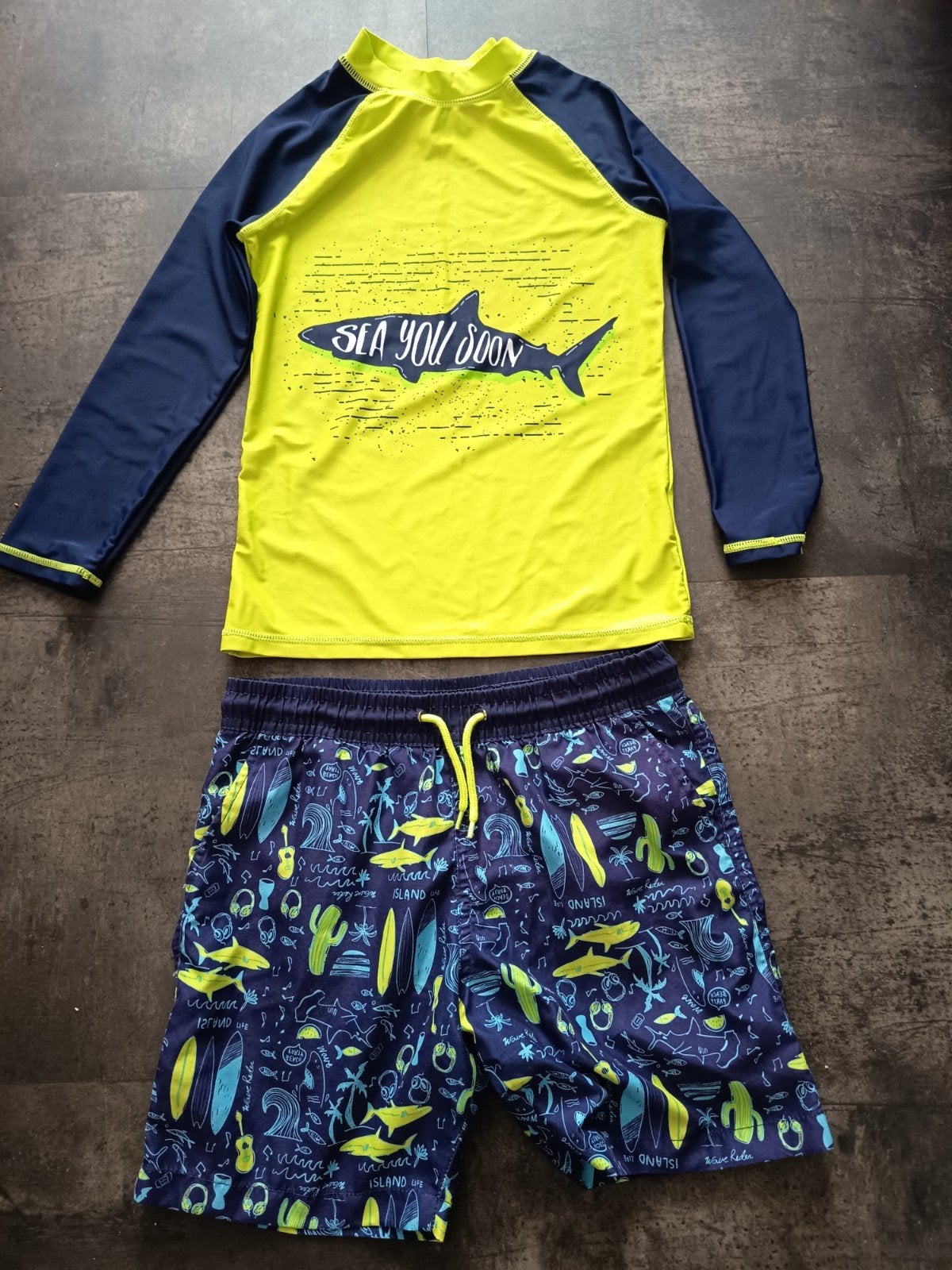 Zwembroek (122/128) met UV-shirt (134/140) - Jongen, Ophalen of Verzenden, Zo goed als nieuw, Onbekend, Jongen