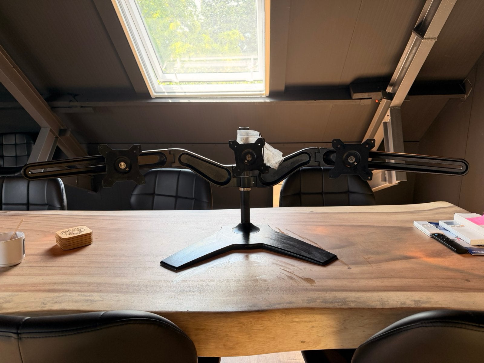 Monitor Beugel voor 3 Schermen + Reserve Onderdelen, Computers en Software, Monitoren, Ophalen, Zo goed als nieuw
