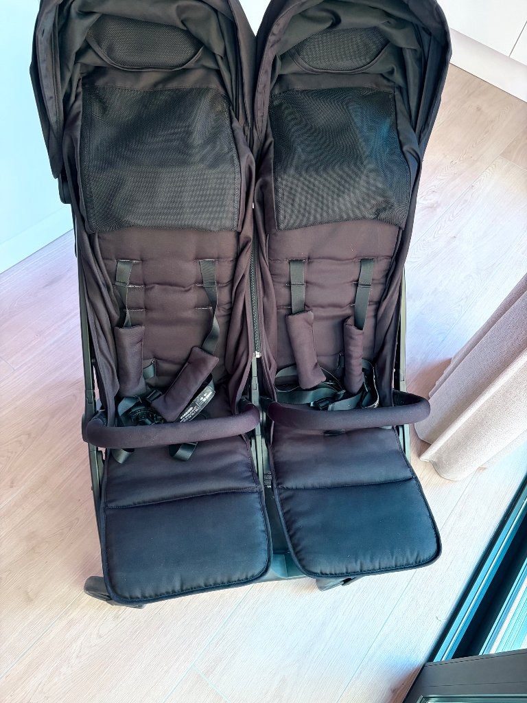 Dubbele Buggy Zwart - Puck, Ophalen, Zo goed als nieuw, Overige merken, Verstelbare rugleuning