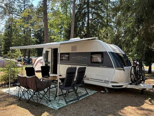 Hobby 490 KMF 2018 | Mover | Luifel & fietsendrager 2025, Kachel, Hobby, Treinzit, Dwarsbed