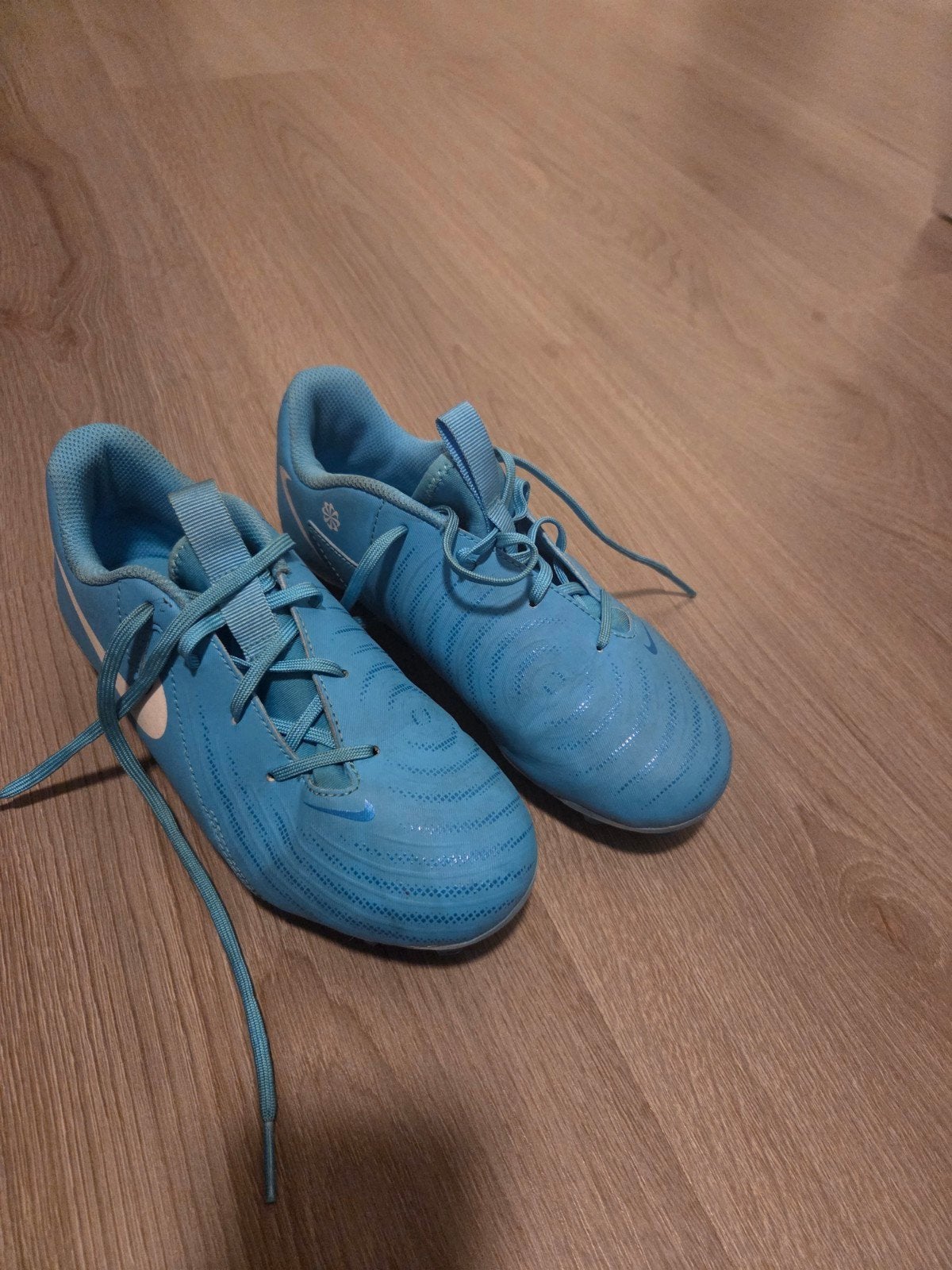 voetbalschoenen nike, Sport en Fitness, Voetbal, Ophalen, Maat XS of kleiner, Schoenen, Zo goed als nieuw