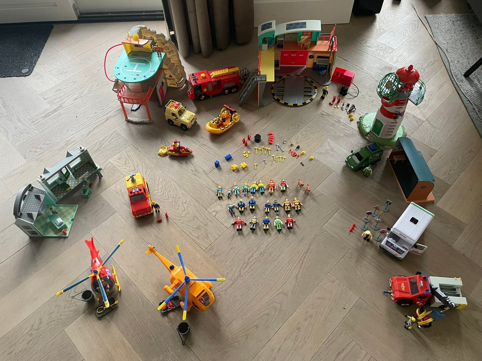 Grote set Brandweerman Sam figuren en accessoires merk Samba, Ophalen, Gebruikt