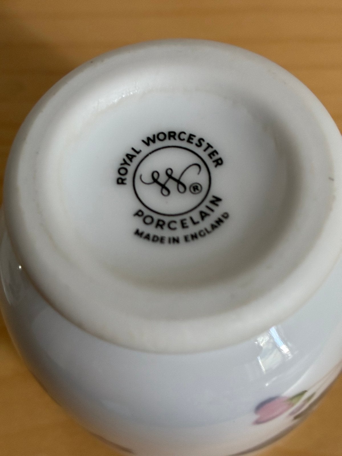 Royal Worcester Eiercoddlers met lila/grijze bloemetjes, Ophalen of Verzenden