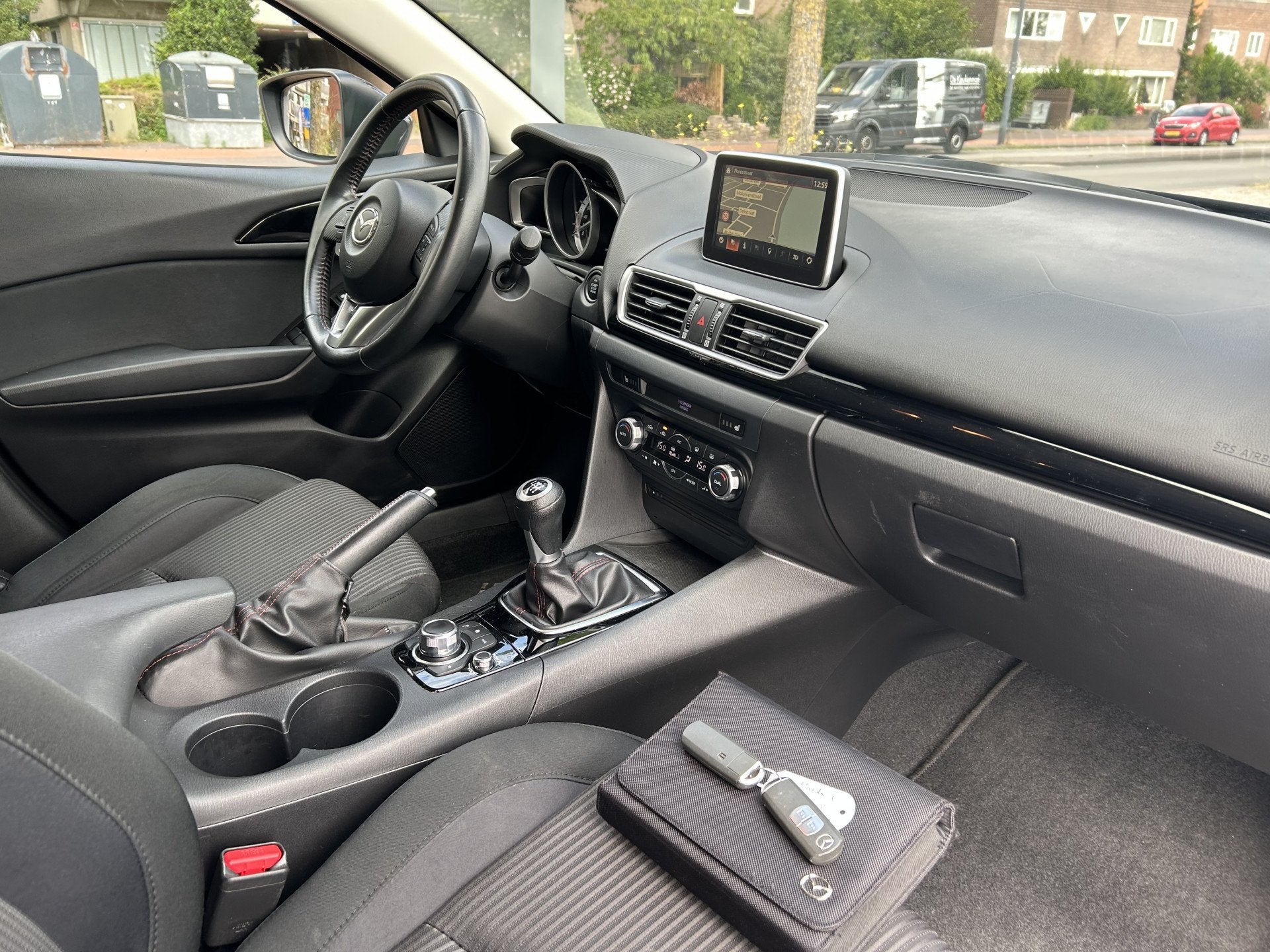 Mazda 3 2.0 TS+ airco/ecc navigatie keurige auto (bj 2014), Auto's, Voorwielaandrijving, Stof, Gebruikt, Zwart