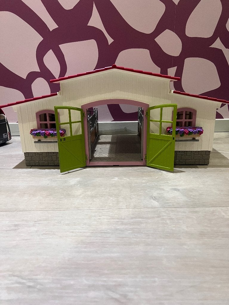 Schleich woonhuis/manege en veel meer, Ophalen, Zo goed als nieuw, Jongen of Meisje