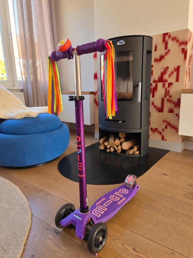Paarse Maxi Micro Led step – goede staat + bels en sliertjes, Fietsen en Brommers, Ophalen, Gebruikt, Elektrische step (E-scooter)