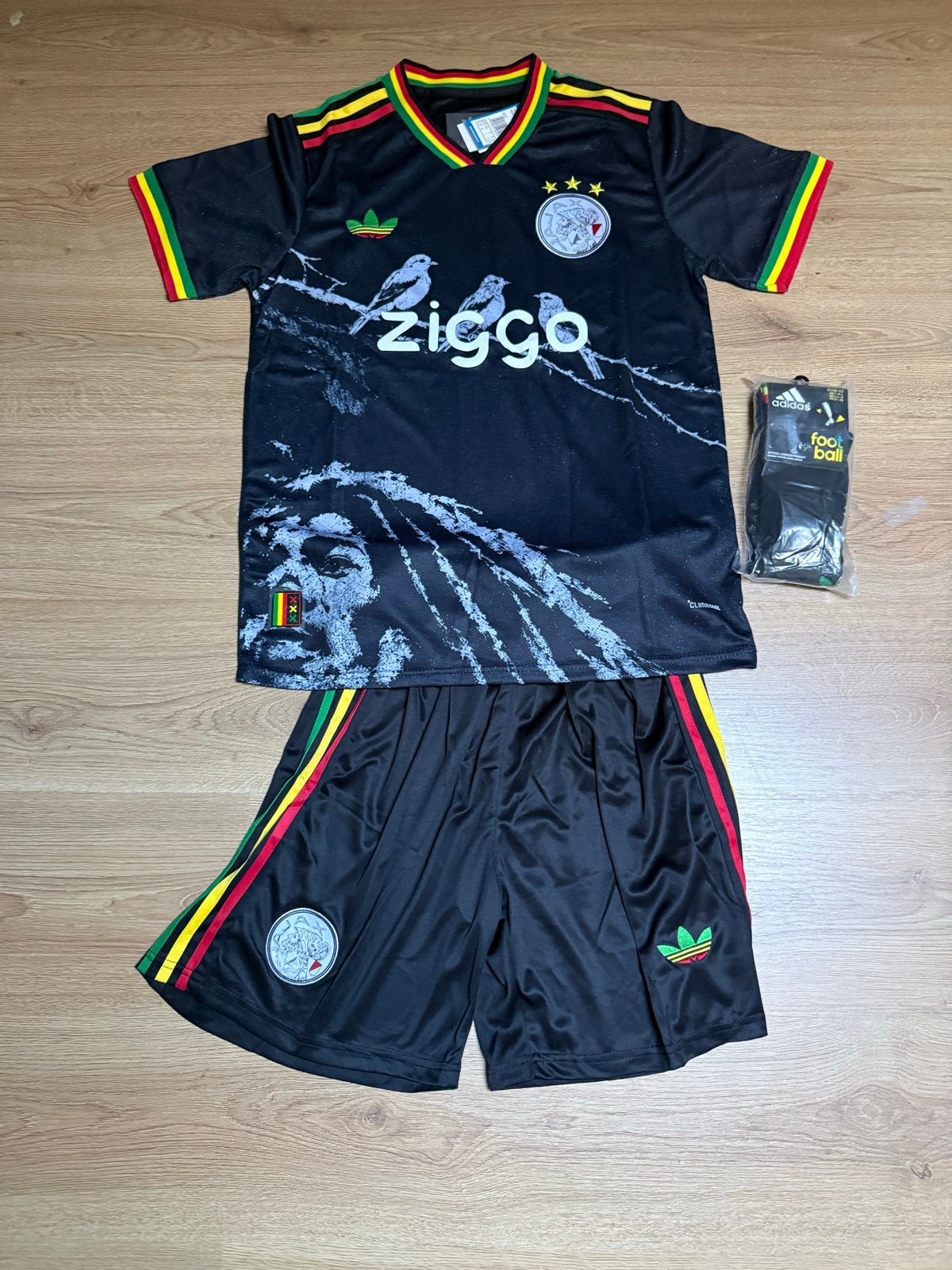 Ajax Bob Marley uit tenue 2026/2027 met sokken - Maat S, Maat S, Ophalen of Verzenden, Nieuw, Set