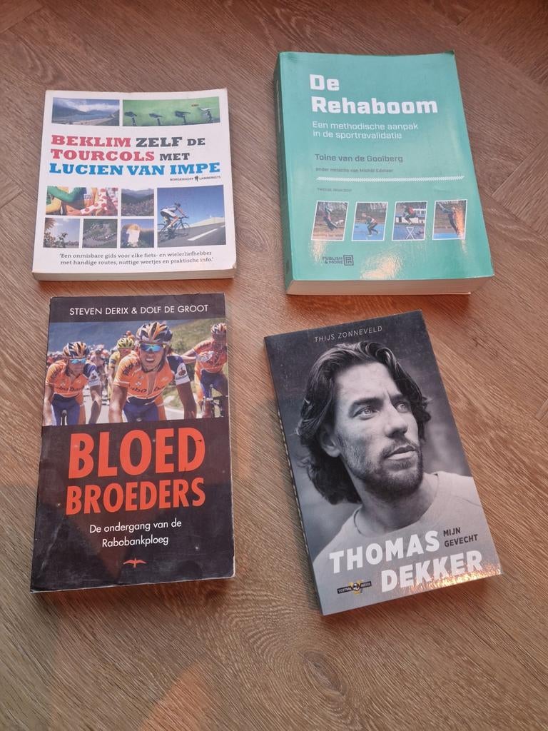 Bloedbroeders: De ondergang van de Rabobankploeg, Ophalen of Verzenden, Gelezen, Steven Derix & Dolf de Groot, Lopen en Fietsen