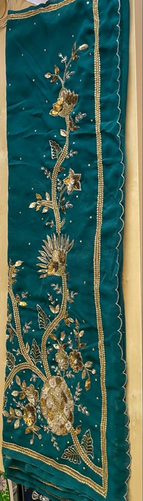 Prachtige Groene SARI  met Gouden Borduurwerk, Ophalen of Verzenden, Nieuw, Groen