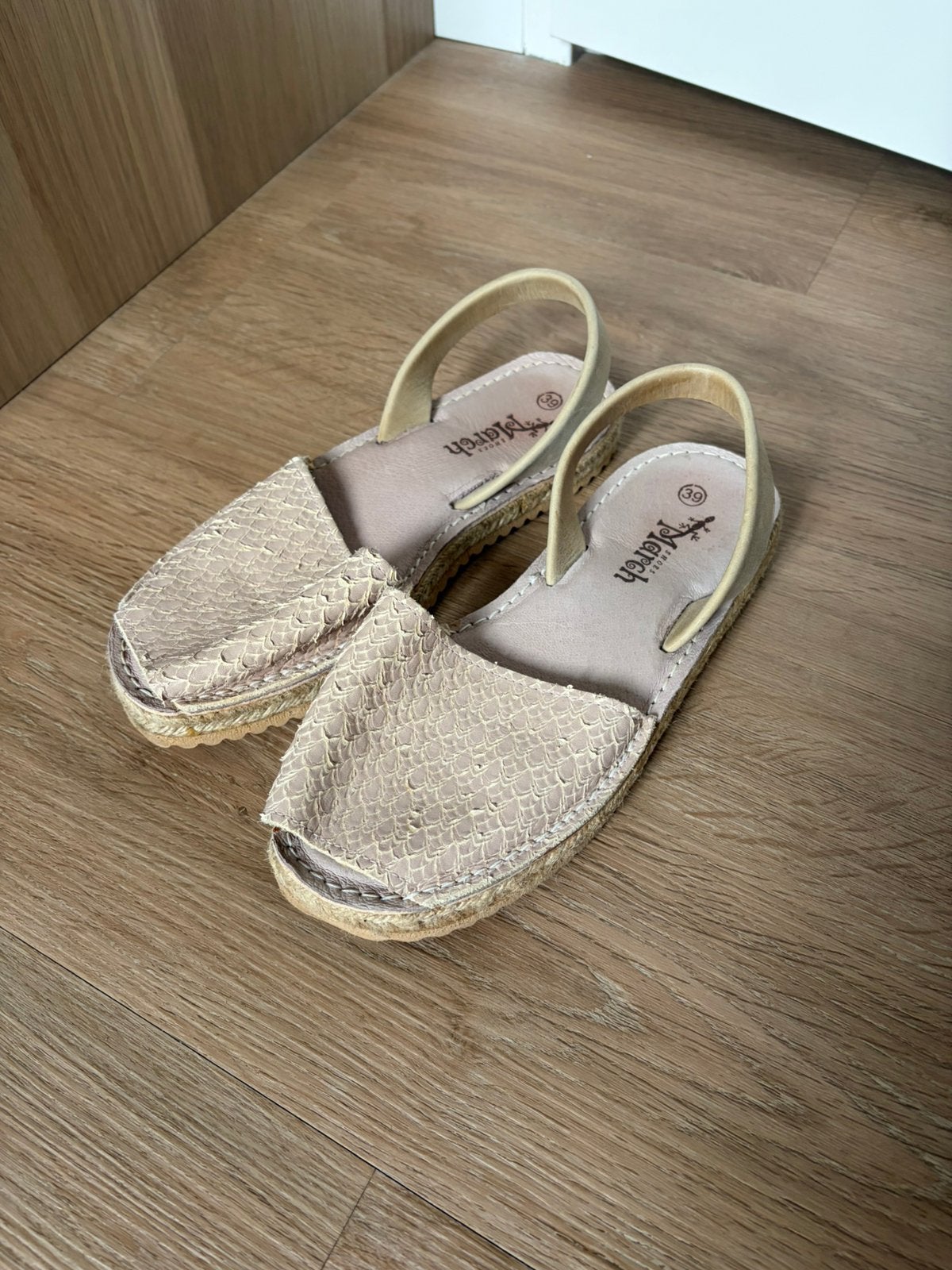 Leuke espadrilles van het merk Shoes March, Kleding | Dames, Schoenen, Ophalen of Verzenden, Espadrilles of Moccasins, Roze, Shoes March
