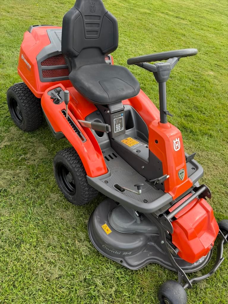 Husqvarna Rider 214 TC/ bouwjaar 2023, Tuin en Terras, Zitmaaiers, Ophalen of Verzenden, Zo goed als nieuw