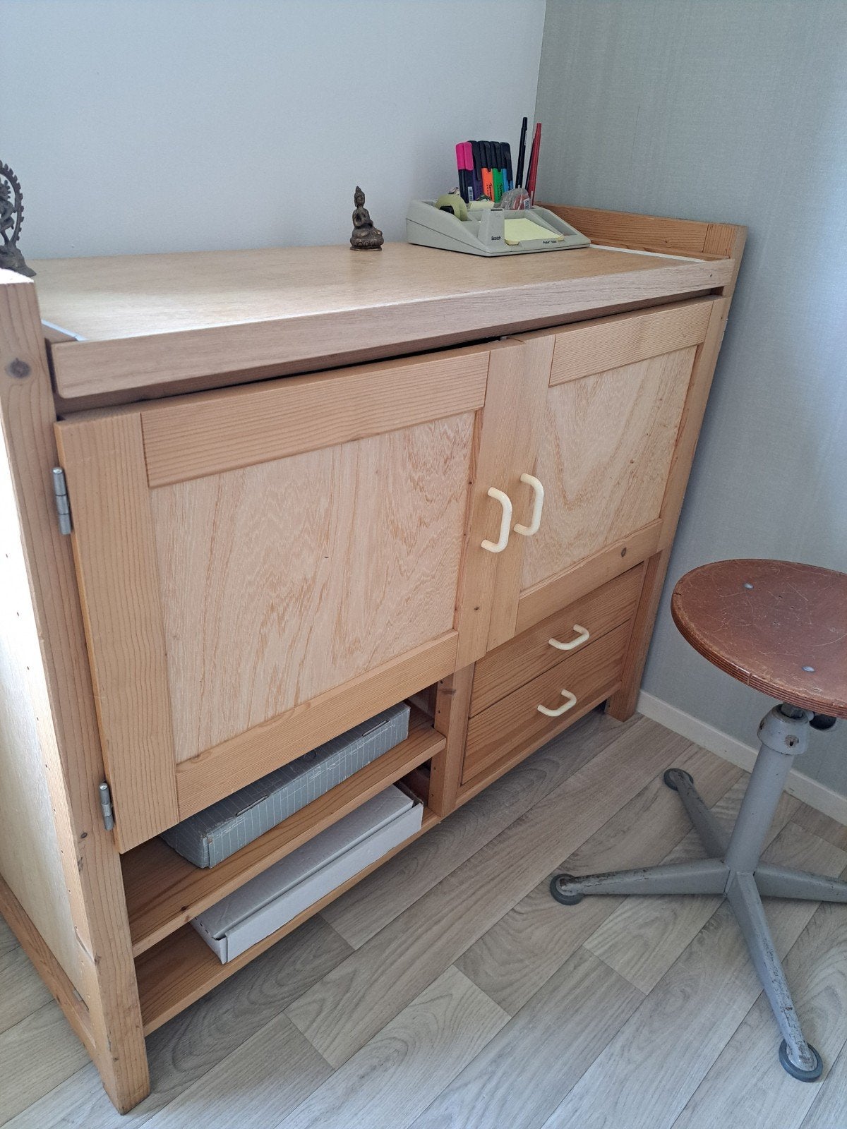Lundia uitschuifbaar bureau met opbergruimte, Ophalen, Met lades, Gebruikt, Hout