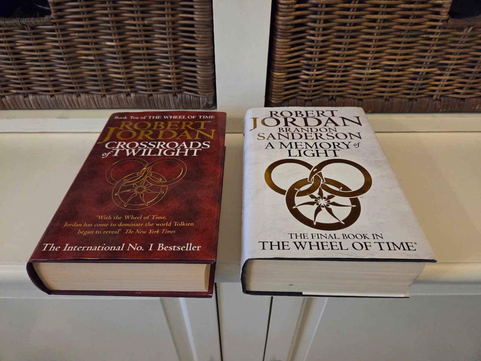Robert Jordan - The wheel of time, Ophalen of Verzenden, Gelezen