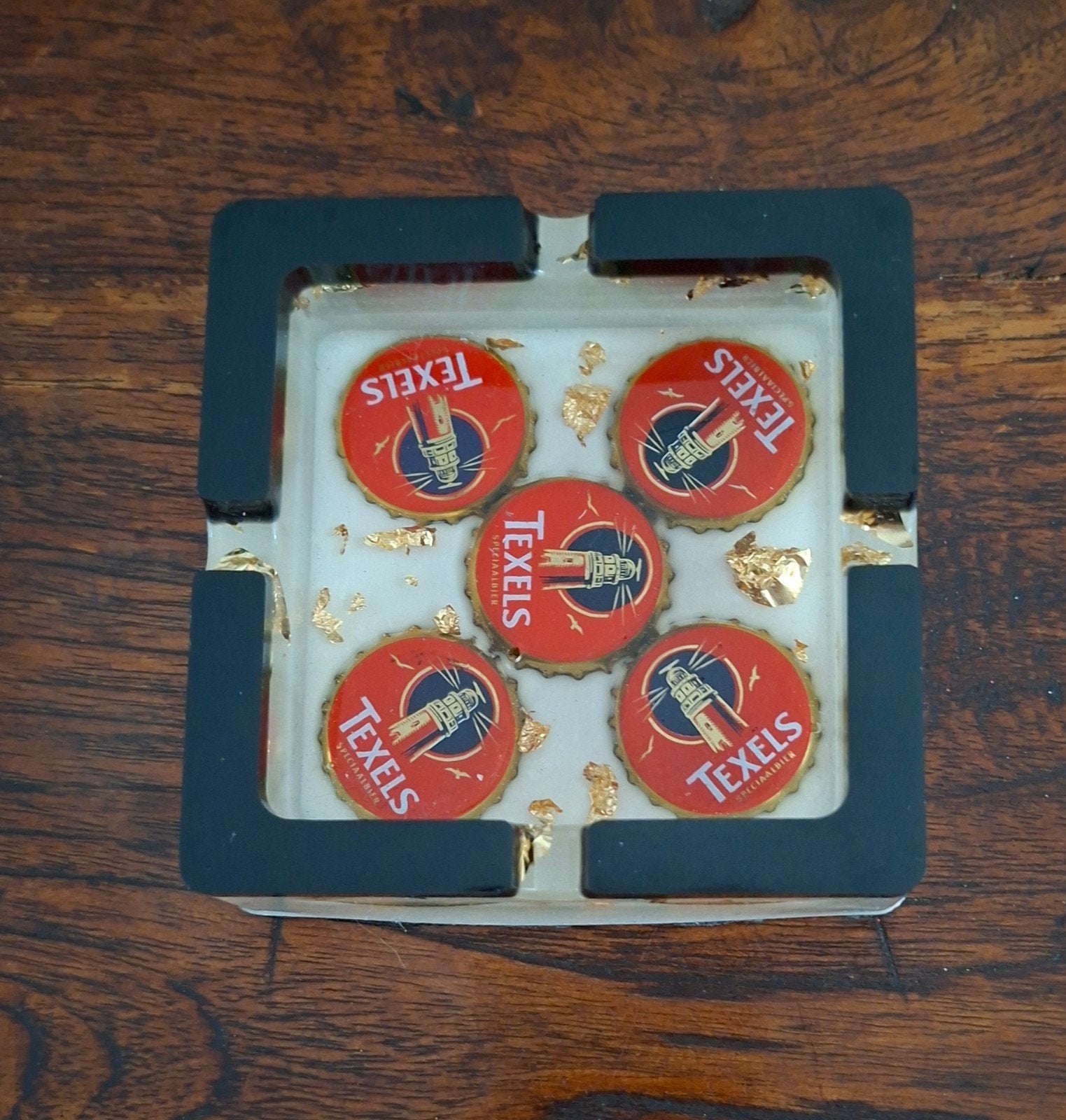 Unieke handgemaakte epoxy asbak met Texels bierdoppen, Ophalen of Verzenden, Nieuw, Overige typen, Overige merken