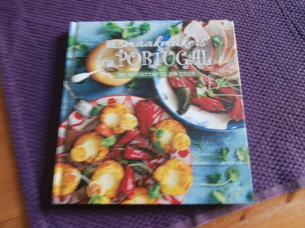 kookboek Aviko De smaakmakers van Portugal Kookweek, Boeken, Ophalen of Verzenden, Zo goed als nieuw, Aviko, Europa