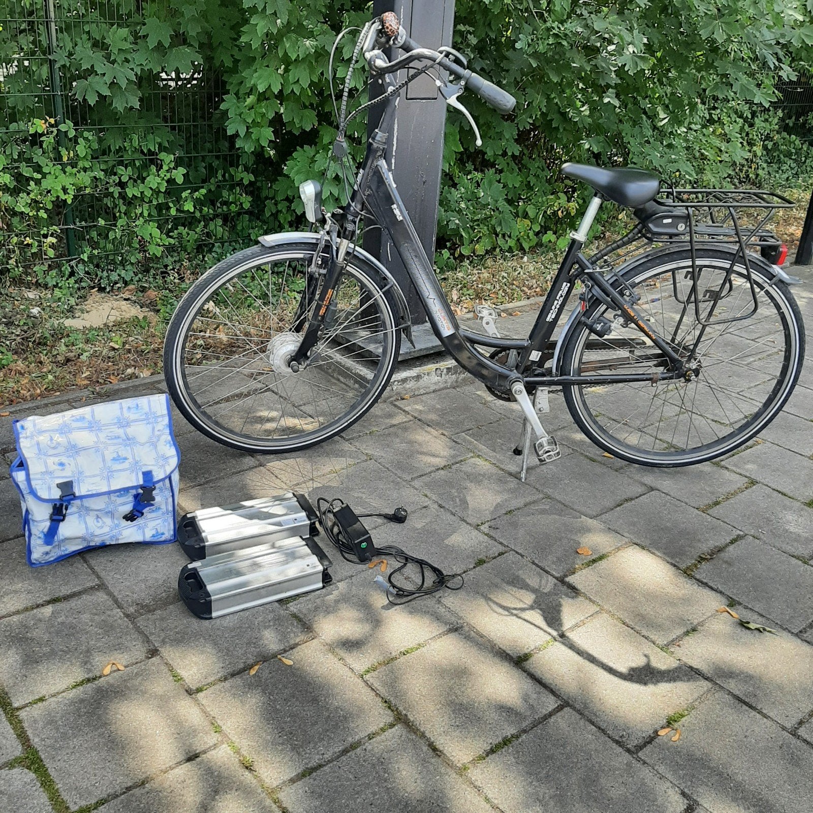 Elektrische fiets opknapper met 2 accu's en nieuwe banden, Ophalen of Verzenden, Gebruikt, Overige merken