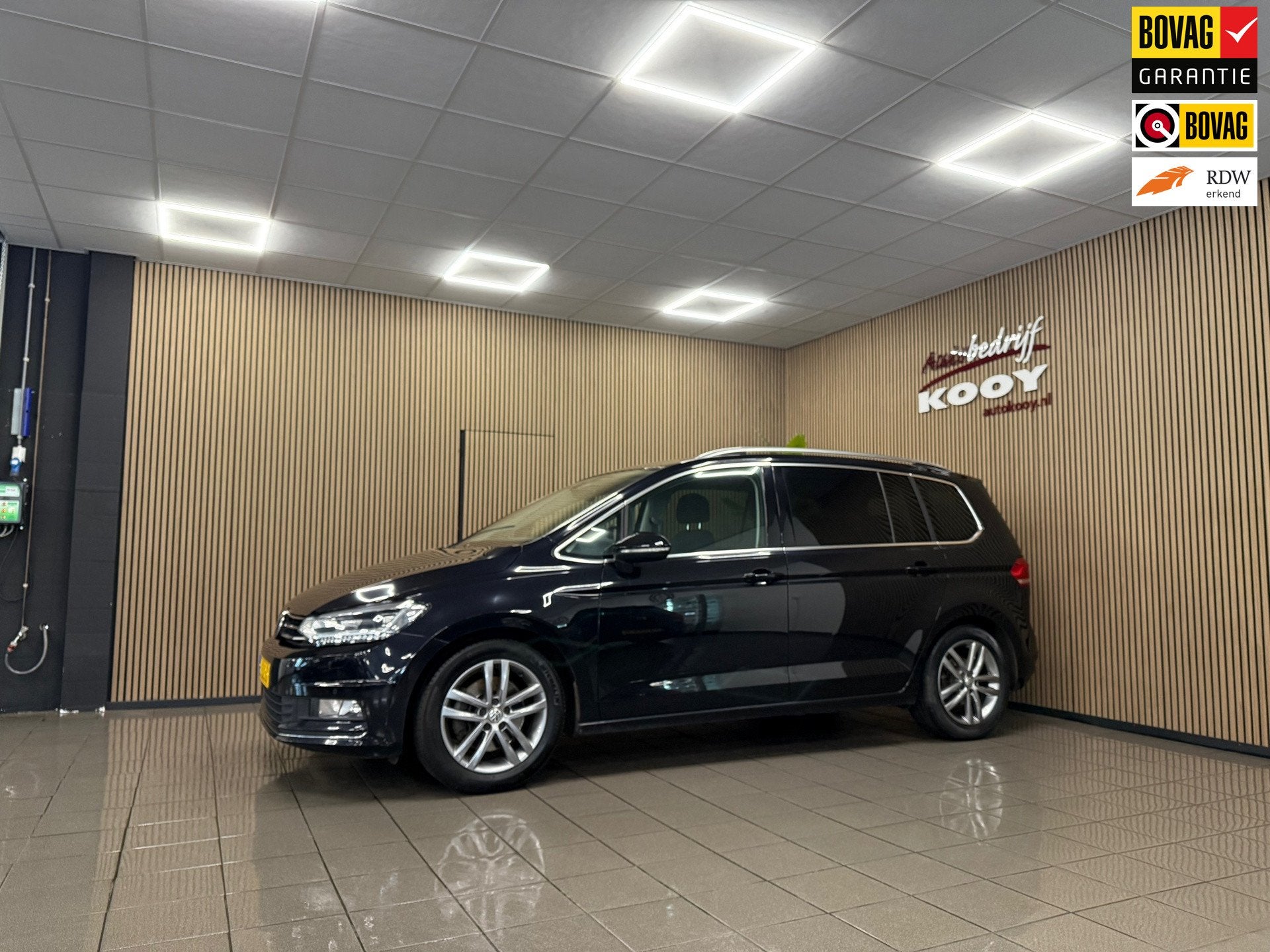 Volkswagen Touran 1.4 TSI Highline 7p * Automaat / 7 Persoon, Auto's, Adaptive Cruise Control, Gebruikt, Euro 6, 4 cilinders