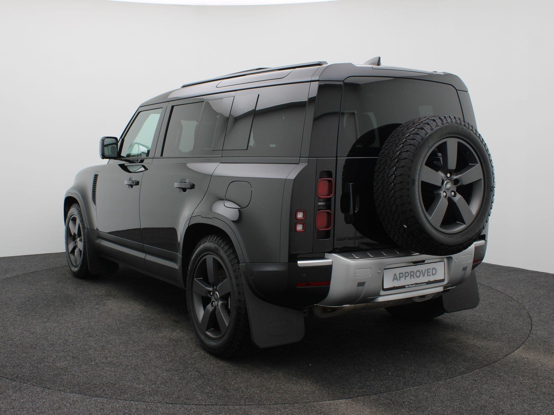 Land Rover Defender 110 2.0 P300e 110 S | 20" Antracite wiel, Auto's, 12 maanden, Gebruikt, Euro 6, Zwart