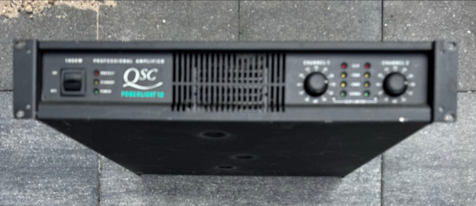 QSC Professional Amplifier - PowerLight 1.8, Overige merken, Verzenden, 120 watt of meer, Gebruikt