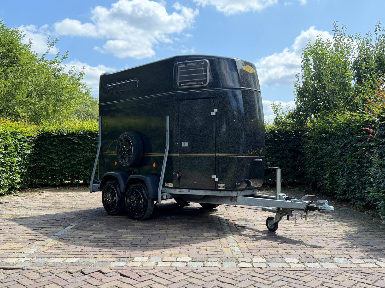 Leuke 1.5 paards bockmann met aluminium bodem en zadelkamer, Ophalen, Aluminium, Zo goed als nieuw, Info@ttpaardentrailers.nl