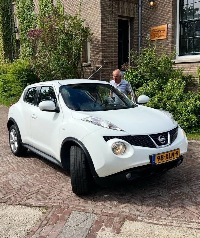 Nissan Juke 1.6 Eco 117pk 2012 Wit, Auto's, Stof, 1250 kg, Zwart, 4 cilinders