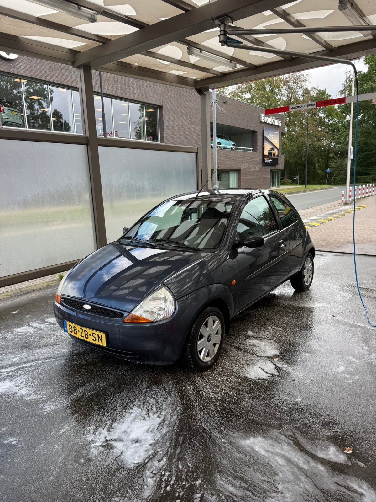 Ford Ka 1.3 I 44KW 2007 Grijs, Auto's, Voorwielaandrijving, 1299 cc, Stof, 31 €/maand