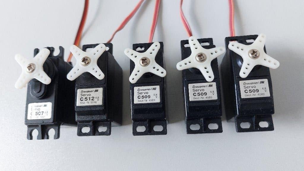 RC vliegtuig servo's 5x Graupner, Hobby en Vrije tijd, Modelbouw | Radiografisch | Vliegtuigen, Ophalen of Verzenden, Nieuw, Overige typen