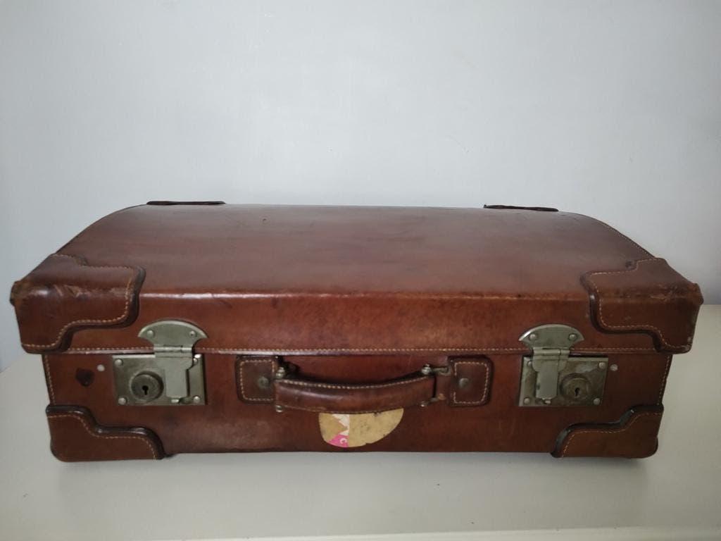 K682 Unieke zwaar uitgevoerde vintage lederen reiskoffer, Sieraden, Tassen en Uiterlijk, Koffers, 60 tot 70 cm, Gebruikt, Onbekend