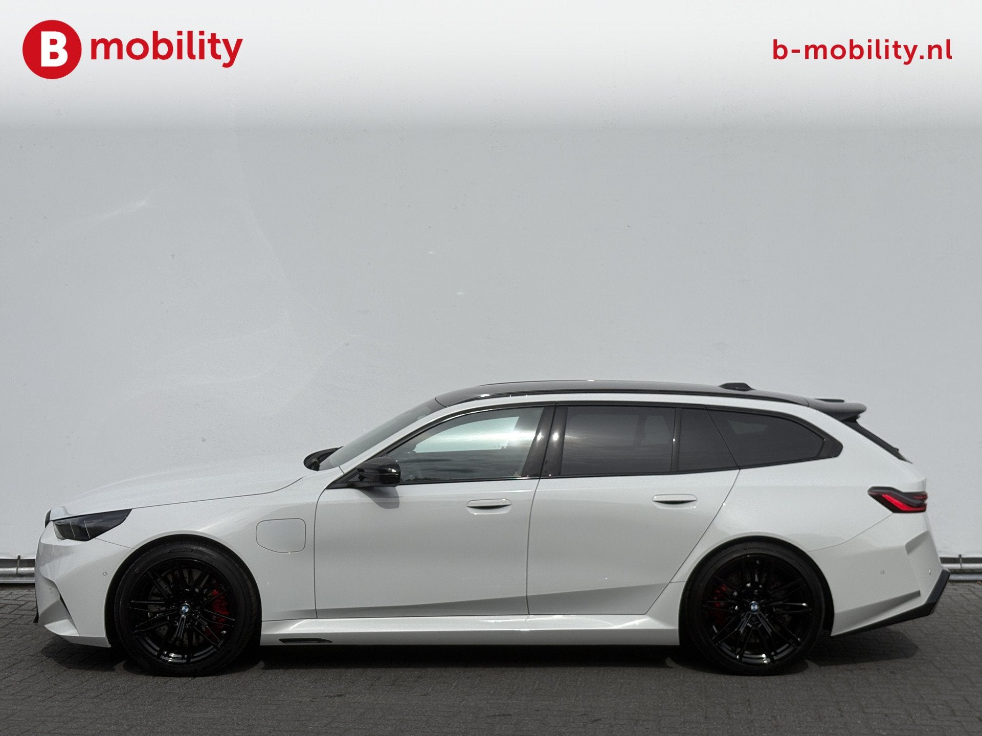 BMW 5 Serie Touring M5 M-Drivers Package Origineel NL Trekha, Auto's, Gebruikt, 2000 kg, 4395 cc, Wit