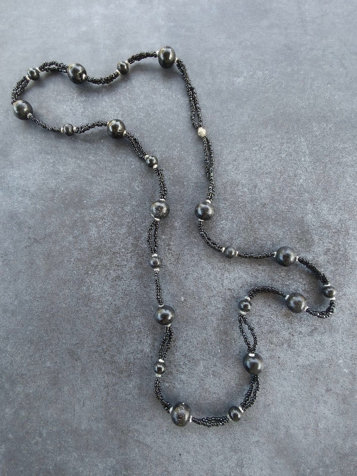 mooie lange zwarte kralen ketting, Ophalen of Verzenden, Zo goed als nieuw, Zwart, Overige materialen