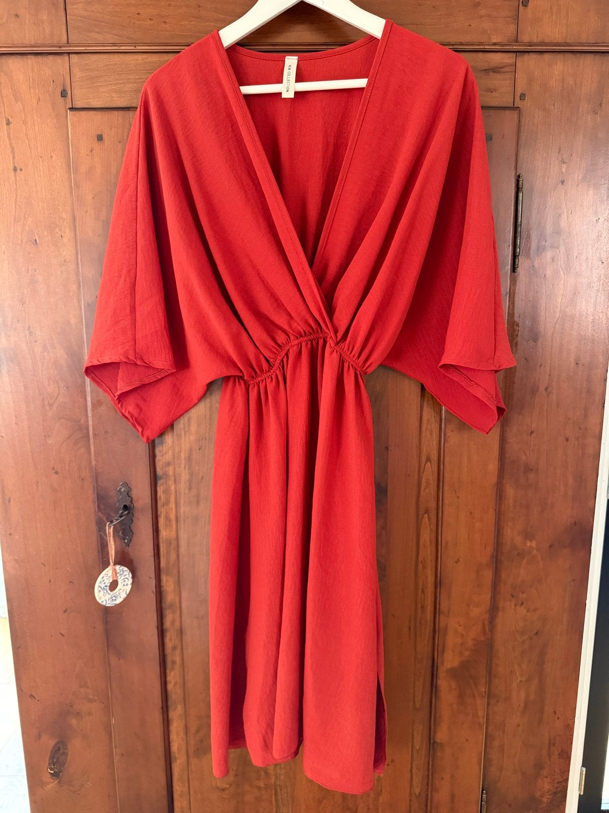 Rode zomerjurk van Lot. met V-hals en elastische taille, Maat 38/40 (M), Ophalen of Verzenden, Zo goed als nieuw, Boven de knie