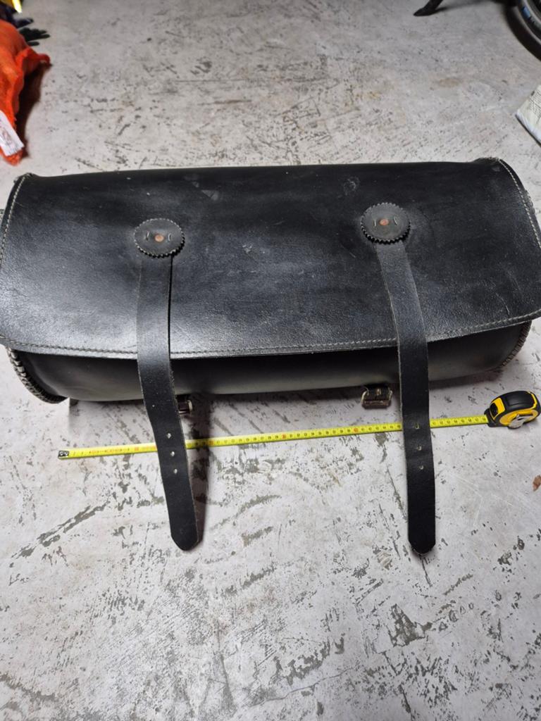 Zwart leren bagagerol, 58x30 cm, voor op de motor., Ophalen of Verzenden, Gebruikt