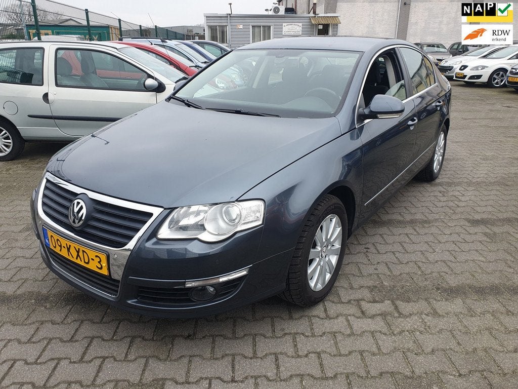 Volkswagen Passat Volkswagen Passat 2.0 TFSI Comfortline, 13 km/l, Euro 5, Stof, Zwart