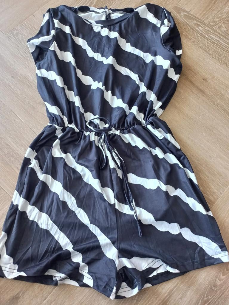 Zwart-witte gestreepte playsuit maat M, Ophalen of Verzenden