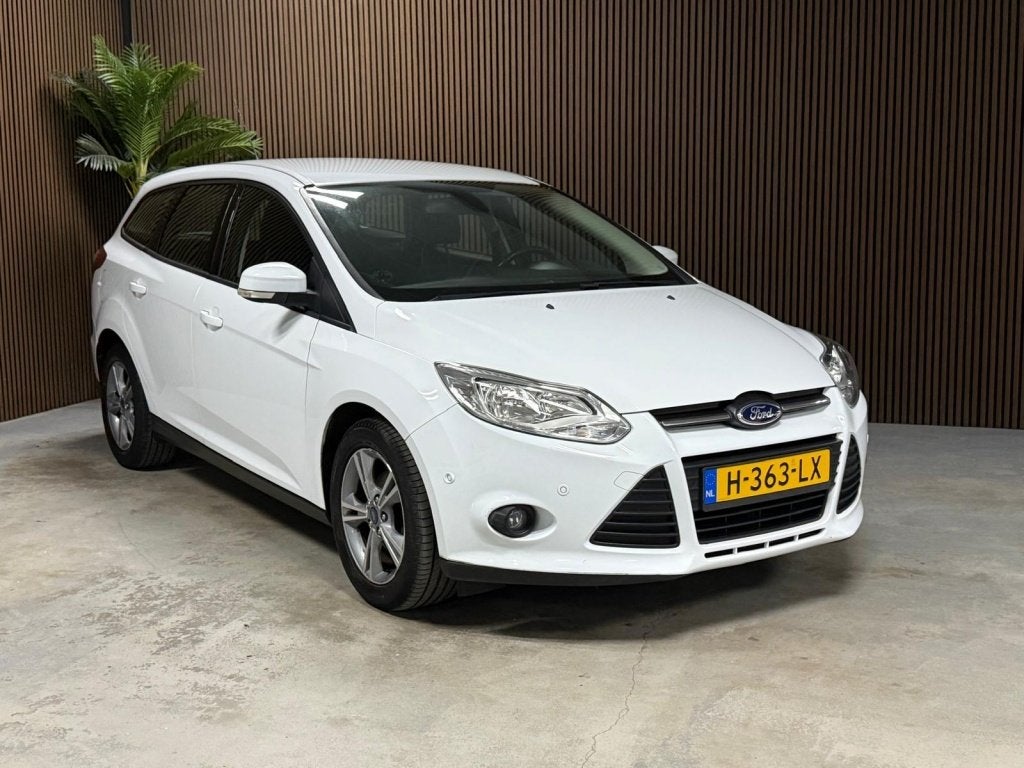 Ford FOCUS Wagon 1.0 EcoB. Lease Tr (bj 2013), Euro 5, 101 pk, Gebruikt, Wit