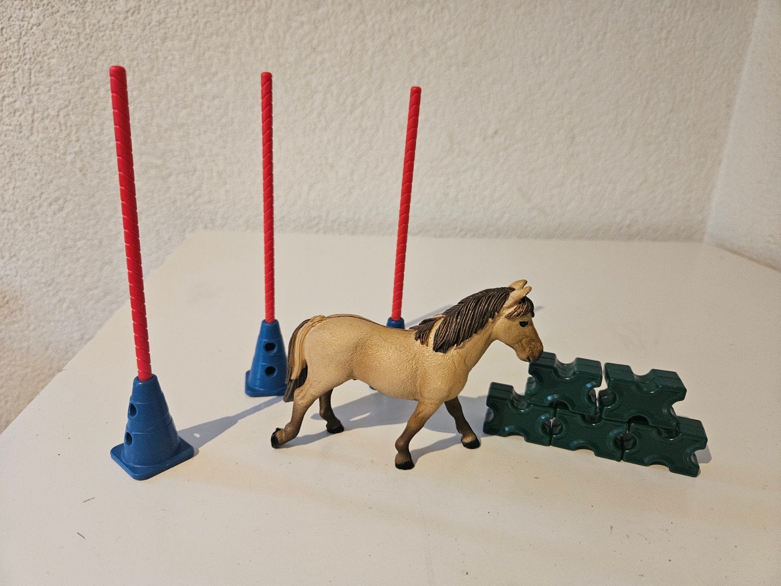 Schleich Farm World paard met hindernissen (42483), Ophalen of Verzenden