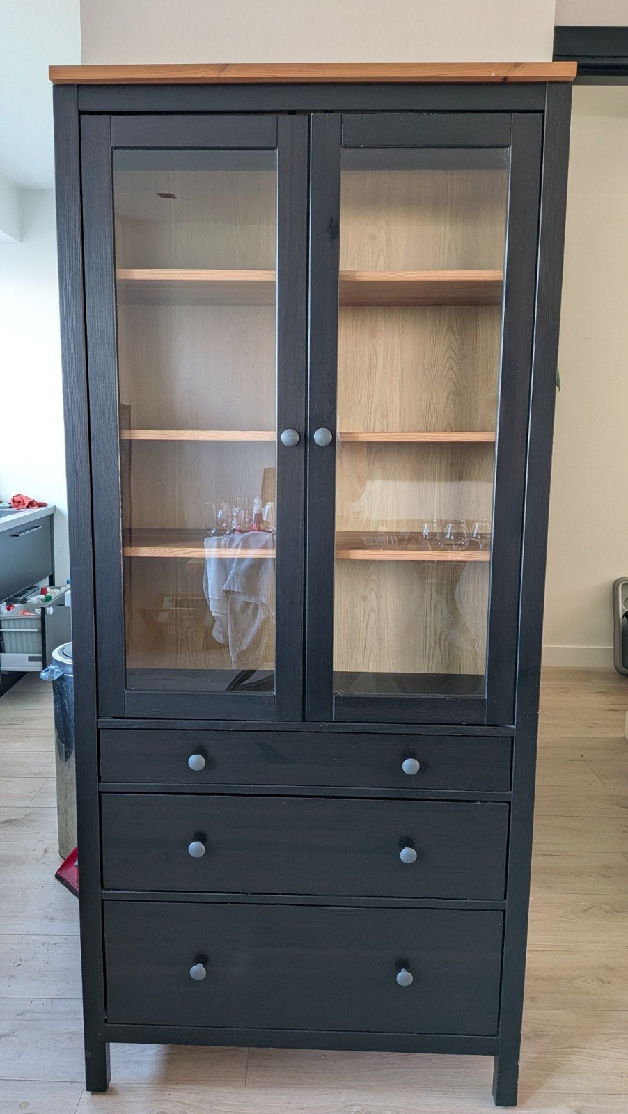 IKEA Hemnes Vitrinekast met 3 Lades - Zwartbruin, Ophalen, Zo goed als nieuw