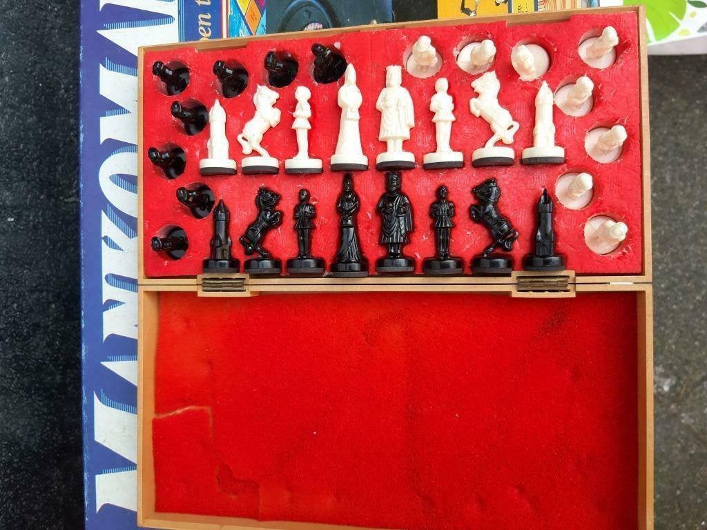 Schaakstukken diverse soorten ook Dammen, ook andere spellen, Een of twee spelers, Ophalen, Gebruikt, Reisspel