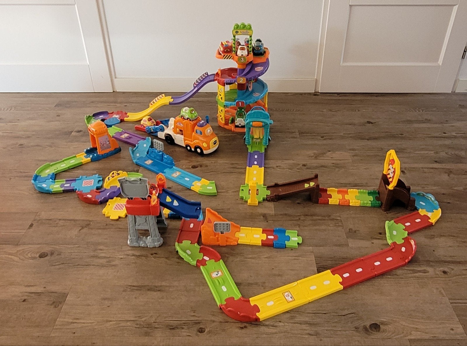 VTech Toet Toet Auto's: Parkeergarage & Mees Monstertruck, Ophalen, Gebruikt