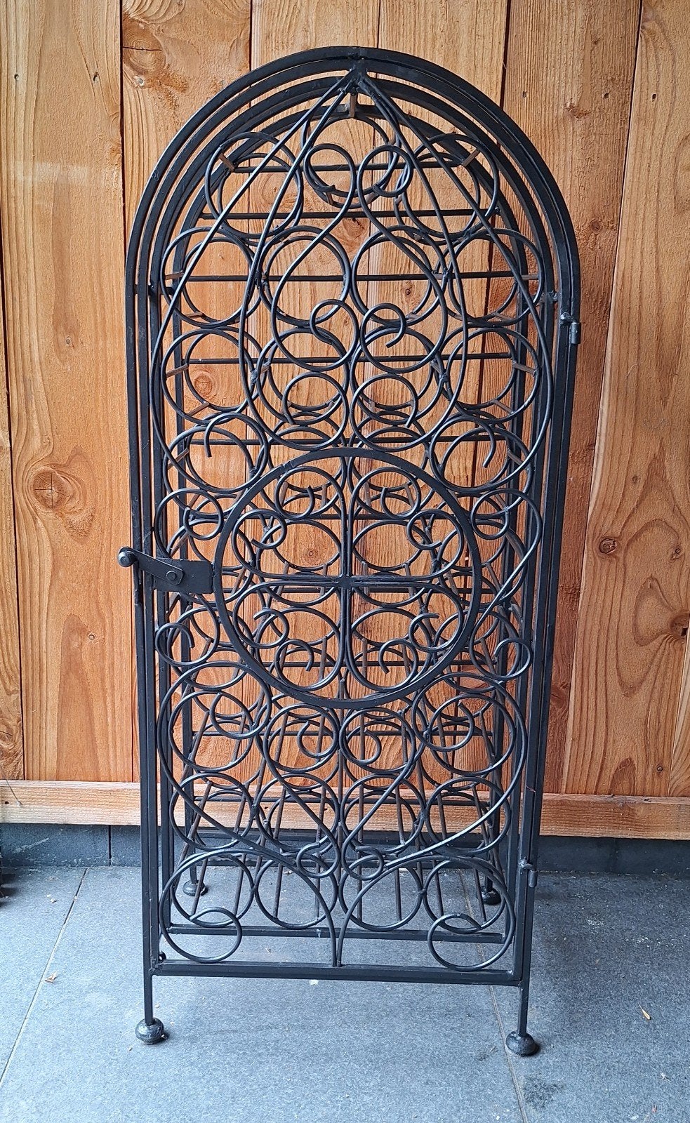 Zwaar zwart wijnrek voor 43 flessen - 113x50x35cm, Ophalen, Gebruikt, Metaal, 25 flessen of meer