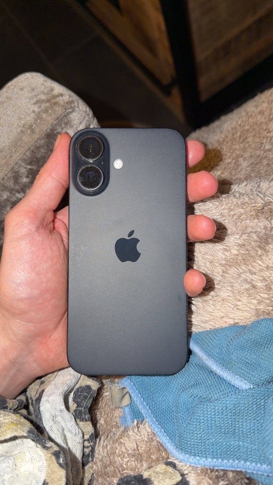 Foto 3 van iPhone 16 in zeer goede staat, batterij 89%, 128 GB