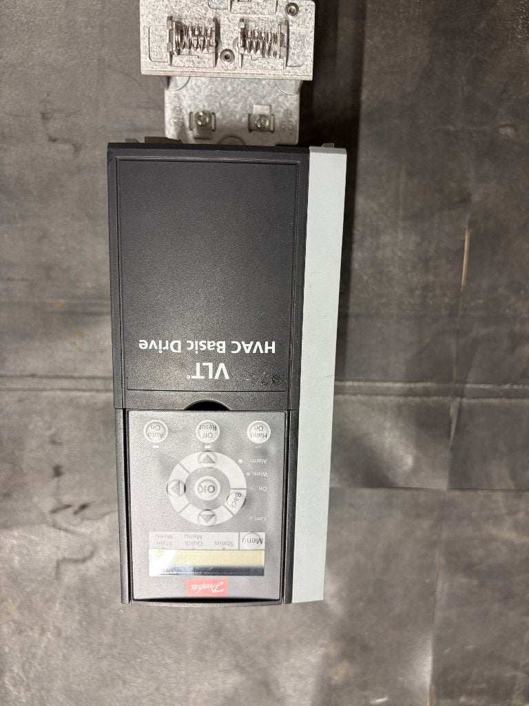 2x Danfoss VLT HVAC Basic Drive FC 101 - 4,0Kw - 400v, Ophalen of Verzenden