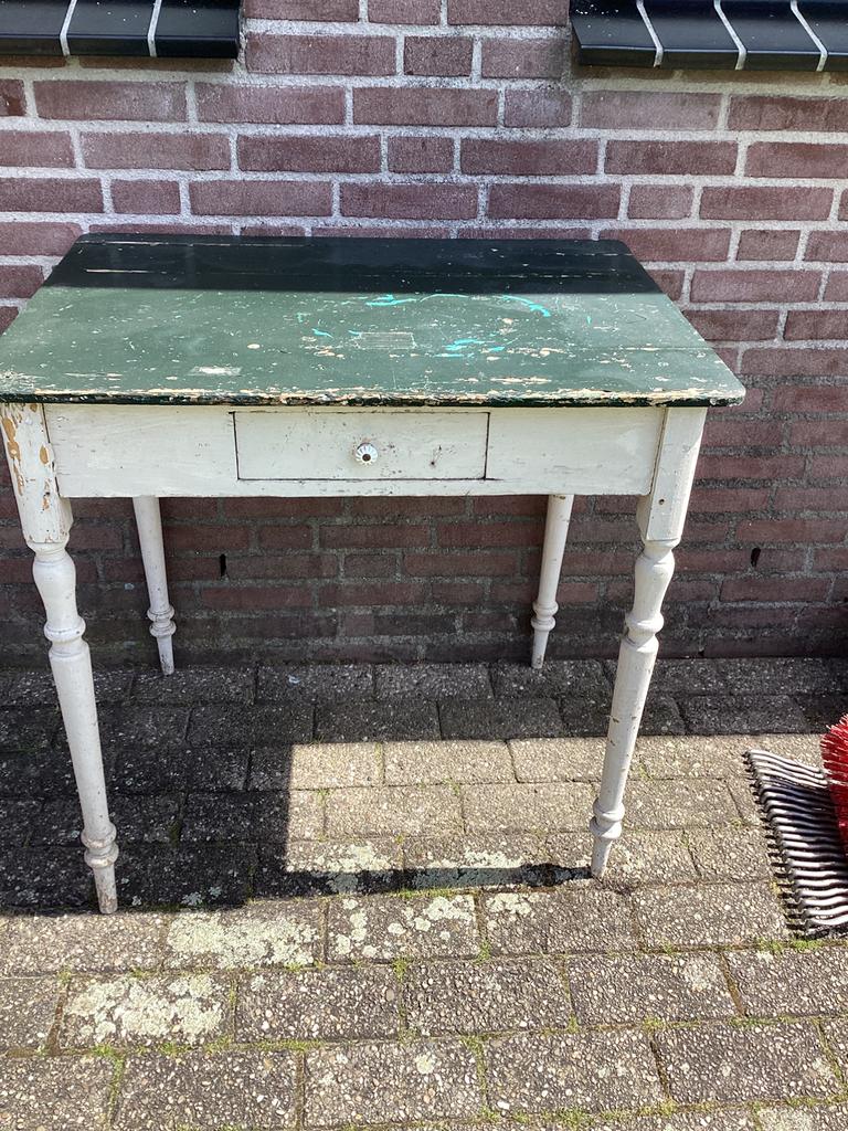 Leuk brocant tafeltje met lade uit grootmoeders tijd, Ophalen