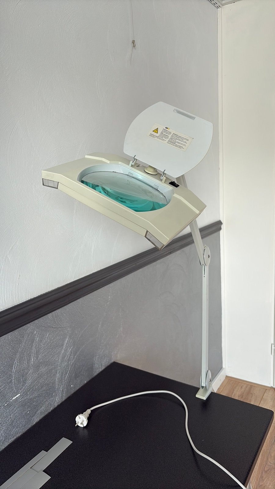 Bureaulamp met vergrootglas, Ophalen, Zo goed als nieuw