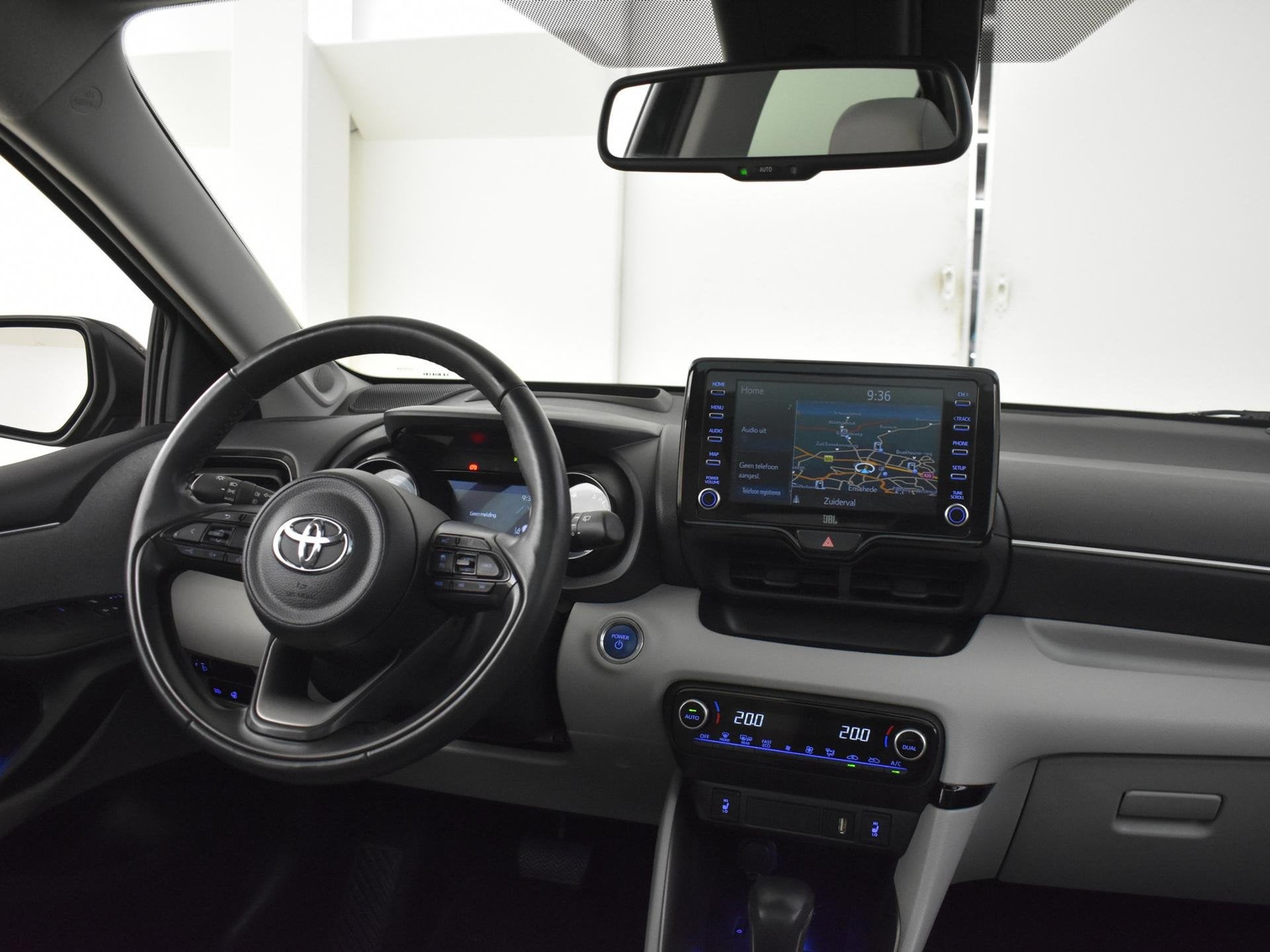 Toyota Yaris 1.5 Hybrid Executive | Beige leder | Panorama|, Auto's, 12 maanden, 450 kg, Gebruikt, Euro 6