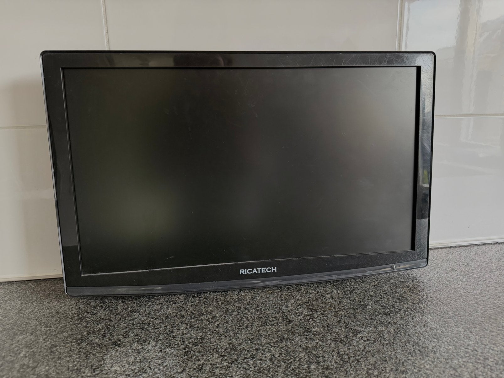 Ricatech 22 inch LCD TV met ingebouwde DVD-speler – Camping, Audio, Tv en Foto, Televisies, Overige merken, 50 Hz, LCD, Ophalen of Verzenden