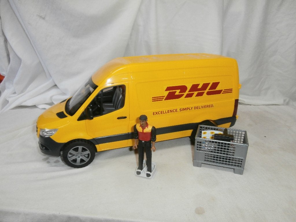 Bruder DHL Mercedes Sprinter bus met figuur en kist, Ophalen, Nieuw