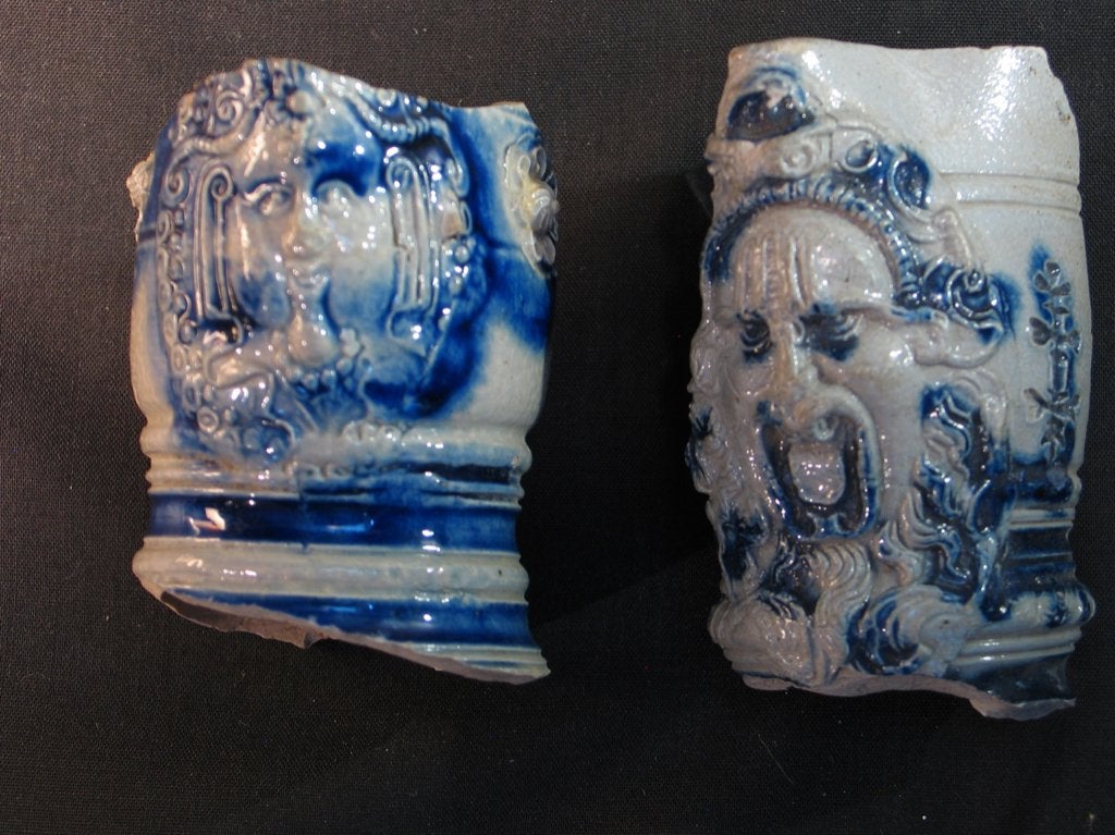2 steengoed baardman schenkstukken Westerwald 1650. 2043, Antiek en Kunst, Ophalen of Verzenden