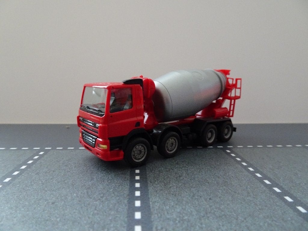 28 herpa daf cf dagcabine betonmixer rood mist achterzijde, Ophalen of Verzenden, Zo goed als nieuw, Bus of Vrachtwagen, Herpa