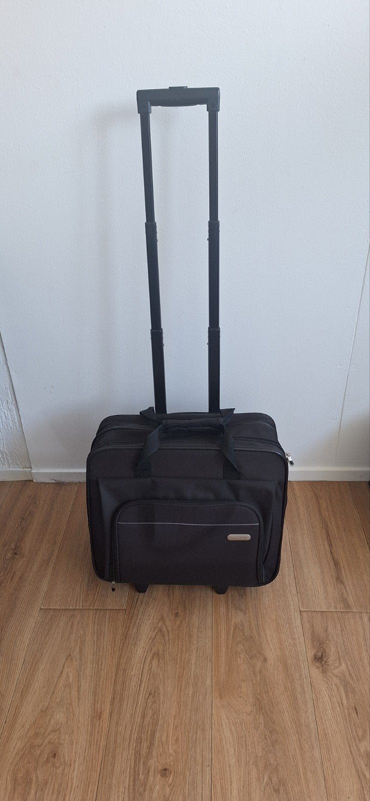 Targus laptop trolleytas, Gebruikt, Trolleytas, 17 inch of meer, Ophalen of Verzenden